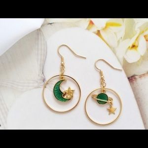 🔥New green planet and moon earrings